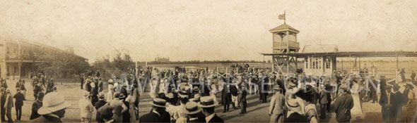 天津赛马场拍摄于1904年.jpg