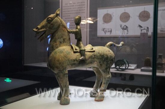 7月28日下午，《茶马古道——八省区文物联展》将在河北博物院展出。图为展品鎏金铜骑.jpg