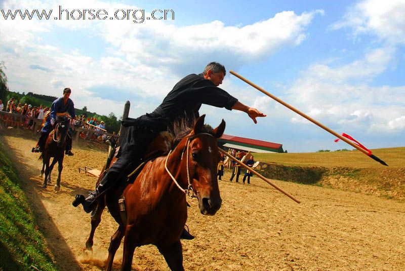 观摩匈牙利世界骑射大会