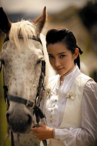 极品美女，如果有骑马的美女照片发几个看看先