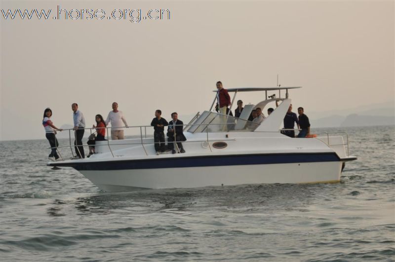 亚运行之二21号下午深圳白龙驹的游艇和摩托艇
