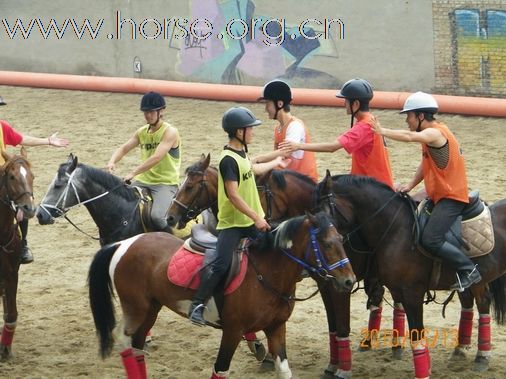 炎炎夏日阻挡不住马篮球队伍前进的步伐