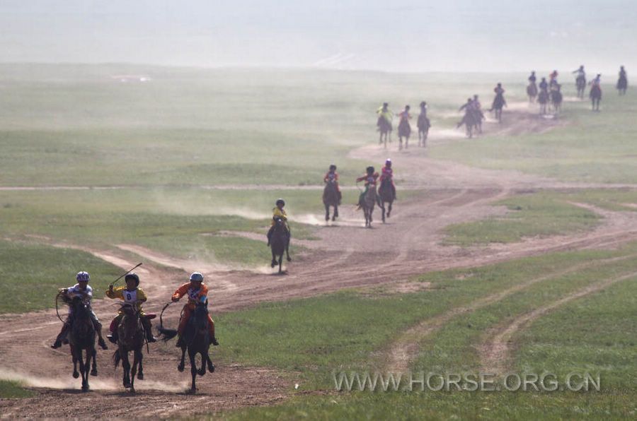 那达慕(2012年7月12日，星期四)蒙古儿童赛马 (4).jpg