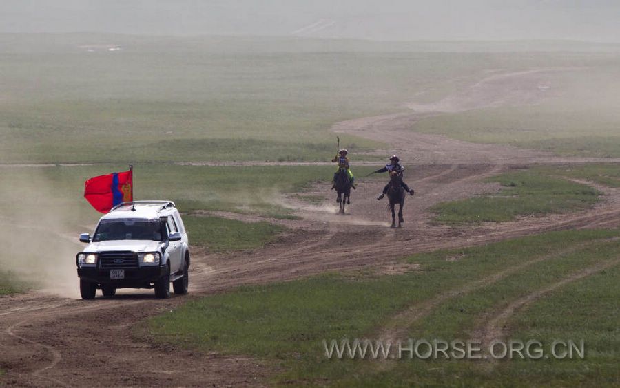 那达慕(2012年7月12日，星期四)蒙古儿童赛马 (5).jpg