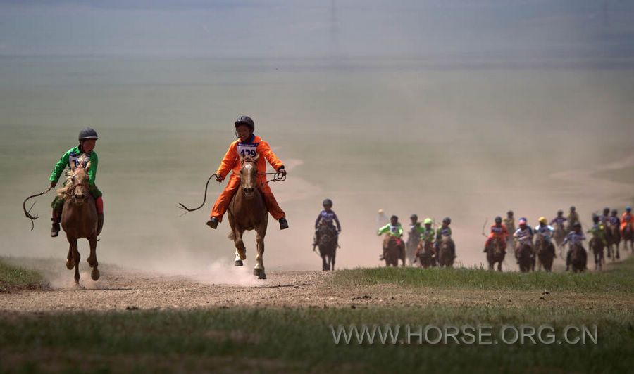 那达慕(2012年7月12日，星期四)蒙古儿童赛马 (1).jpg
