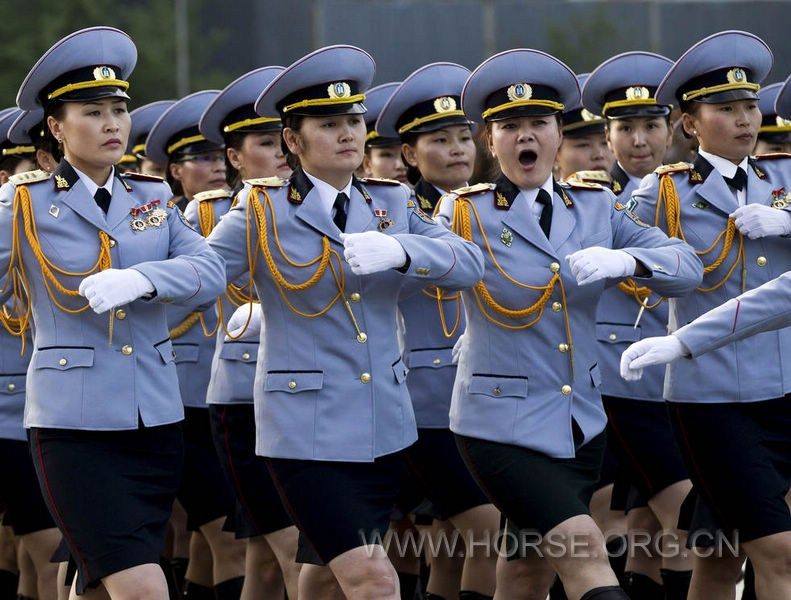 蒙古士兵在蒙古乌兰巴托的苏赫巴特广场 (2).jpg