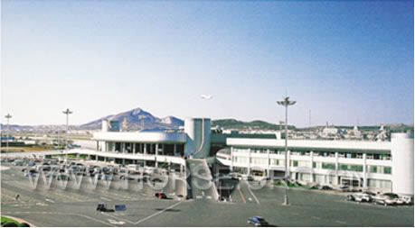 九十年代的大连机场候机楼.jpg