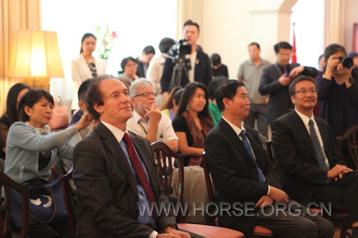 发布会现场.jpg
