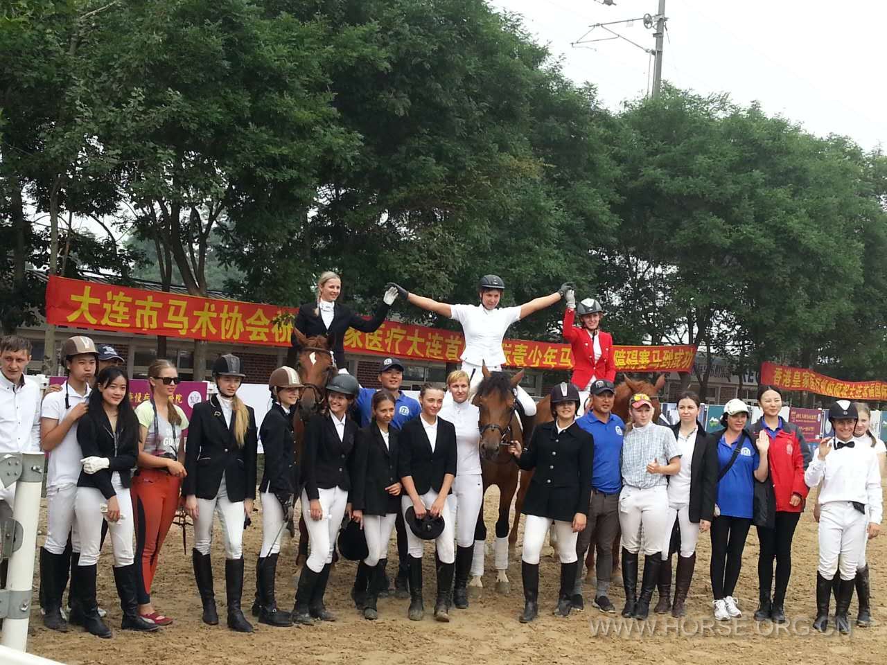 国际青少年骑手