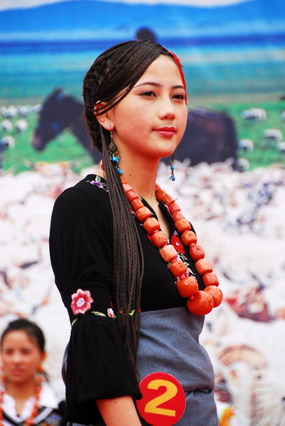 [转帖]若尔盖大草原第一美女（偶遇若尔盖姑娘选美大赛）