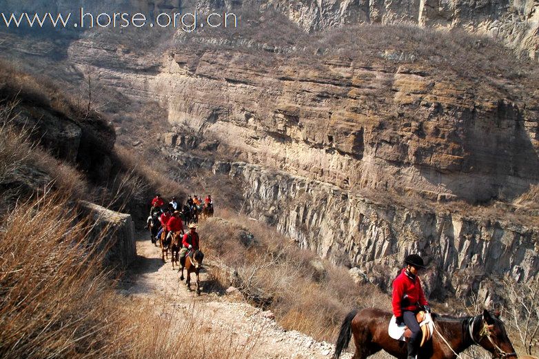 燕山大峡谷-燕国古长城马背探险-雄伟的马背视界