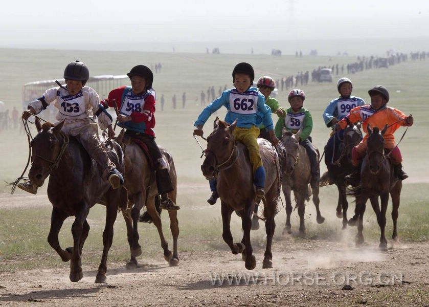 那达慕(2012年7月12日，星期四)蒙古儿童赛马 (3).jpg