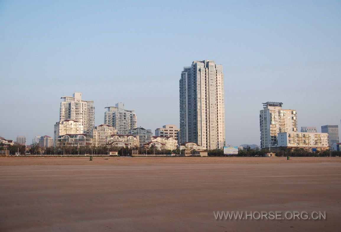20121010 TsingTao seaside riding (23).jpg